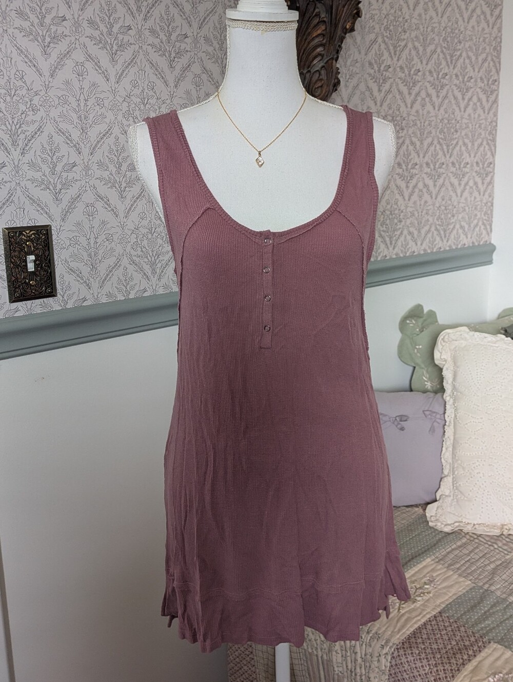 Grace & Lace Mauve Ribbed Henley Tank Top Ruffle Hem M